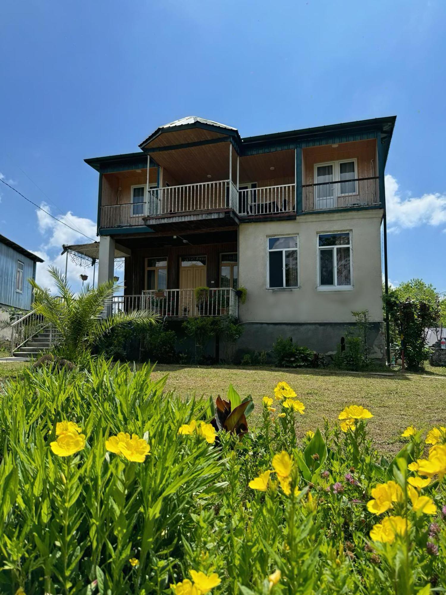 Guesthouse Saniko Martvili Exteriör bild